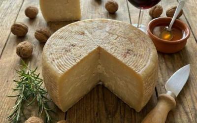 Pecorino del Poro: storia, lavorazione e formaggi del Monte Poro