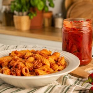Nduja cotta in un sugo di pasta, come gustare la nduja in gravidanza in sicurezza - Monteporo Spilinga