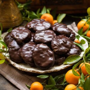 Susumelle calabresi glassate al cioccolato, dolci di Natale del Monte Poro - Monteporo Spilinga