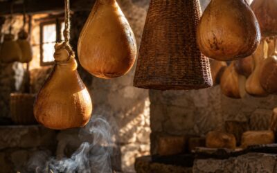 Formaggi affumicati: quali sono, come si producono e come usarli in cucina